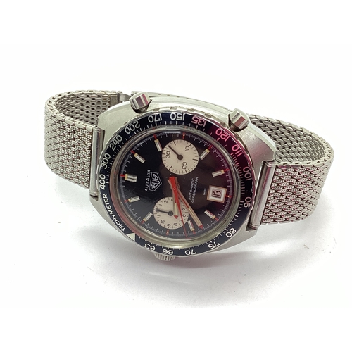 209 - Heuer; Autavia Gent's Vintage Chronograph Wristwatch, the signed black dial with luminus markers, tw... 