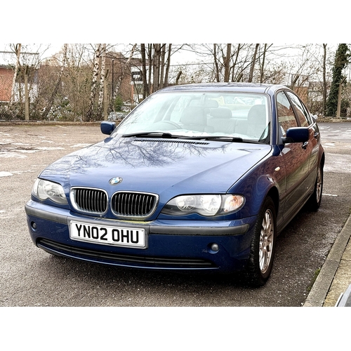 1001 - 2002 [YN02 OHU] BMW 3-Series (E46) 320i SE 4-door saloon in metallic blue, 2.2 SE Automatic, MOT exp... 