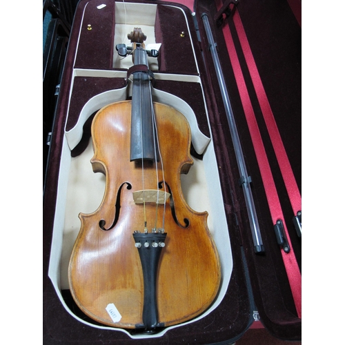 1370 - Viola, labelled 'Copy of Nicolaus Amati Made in Czecho-Slavakia' one piece back, overall length 64.5... 