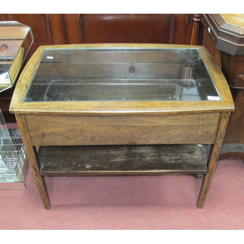 1568 - Oak Display Table with glazed top to deep compartment over undershelf 76.5cm wide