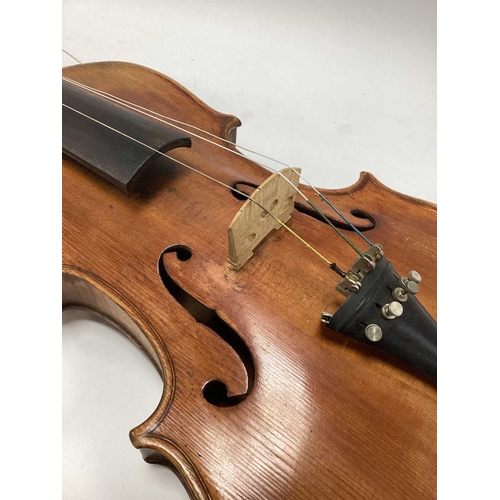 1370 - Viola, labelled 'Copy of Nicolaus Amati Made in Czecho-Slavakia' one piece back, overall length 64.5... 