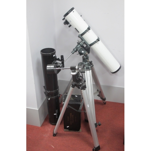 1347 - Meade Model 4504 telescope on a tripod, Powerseaker 114EQ example with a tripod and a Zennon high po... 