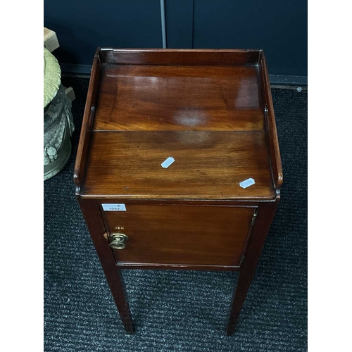 1542 - Early XIX Century Mahogany Bedside Cupboard, top with three-quarter gallery, cupboard door on taperi... 