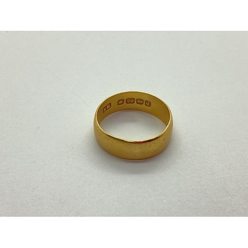 53 - A 22ct Gold Plain Wide Wedding Band, Birmingham 1903 (finger size O) (4.2grams).