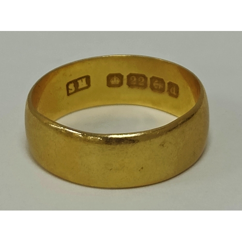 53 - A 22ct Gold Plain Wide Wedding Band, Birmingham 1903 (finger size O) (4.2grams).