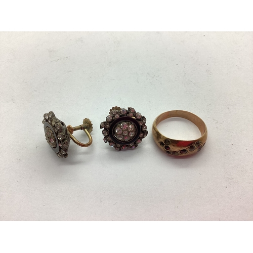 61A - An Edwardian 9ct Gold Stone Set Ring, Chester 1910, (some stones missing), collet set throughout bet... 