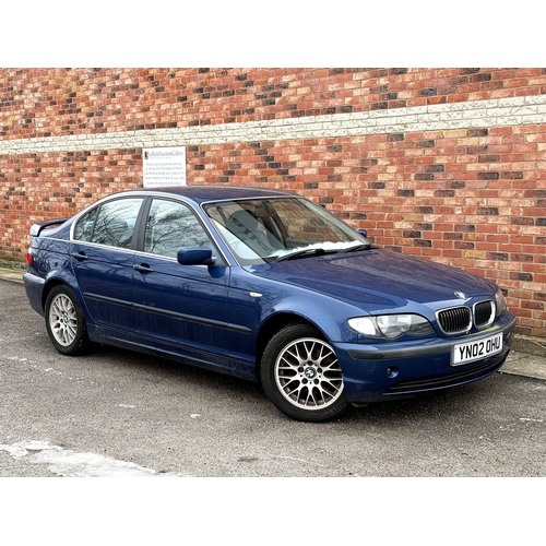 1001 - 2002 [YN02 OHU] BMW 3-Series (E46) 320i SE 4-door saloon in metallic blue, 2.2 SE Automatic, MOT exp... 