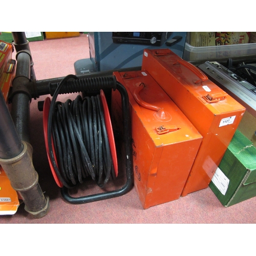 1127 - Bosch Jigsaw, Bosch angle grinder, cased together with an extension cable. (3)