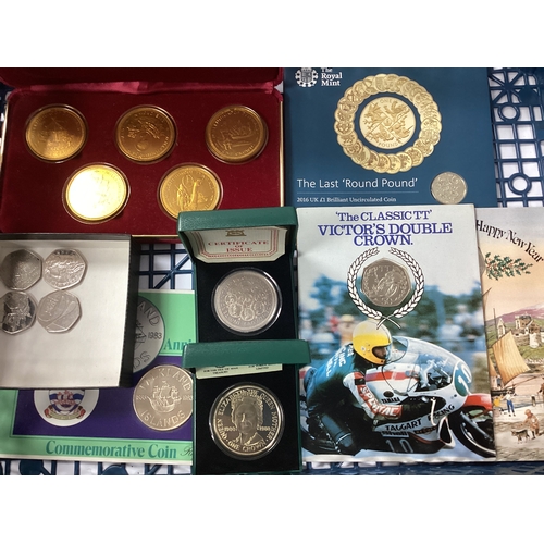 439 - Collection Of Mainly Isle Of Man Coinage, includes a 1979 Pobjoy Mint Isle of Man five Crown set, 19... 