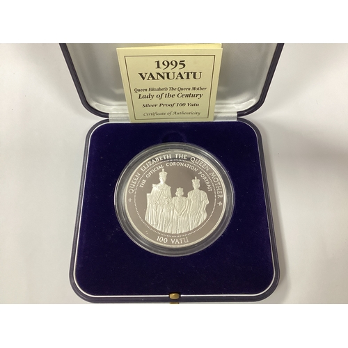 570 - Royal Mint 1995 Vanuatu Silver Proof Five Ounce 100 Vatu Coin, cased with a certificate of authentic... 