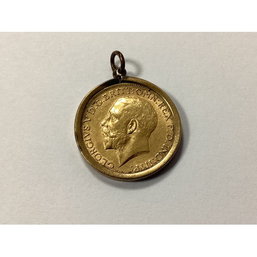 631 - 1916 George VII Gold Sovereign, in a 9ct gold loose mount.