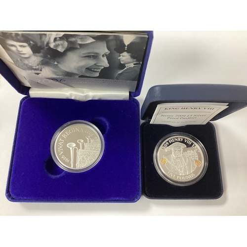 542 - 2006 Royal Mint Queen Elizabeth I 80th Birthday Silver Proof Crown, together with a 2009 Westminster... 