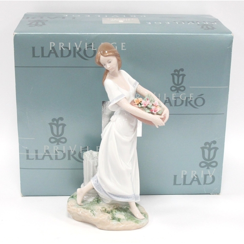 1273 - Lladro Privilege Society 2004 Figurine 7704 'Garden of Athens' 24.5cm tall (Boxed).