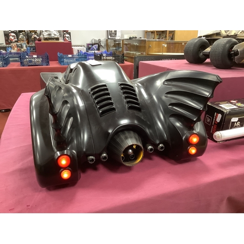 477 - A Hot Toys #MMS170 Battery Operated 1:6 Scale Plastic Model Batman 1989 - Batmobile, model has previ... 