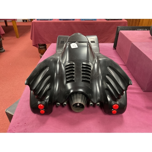 477 - A Hot Toys #MMS170 Battery Operated 1:6 Scale Plastic Model Batman 1989 - Batmobile, model has previ... 