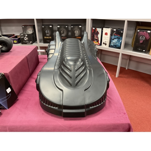 477 - A Hot Toys #MMS170 Battery Operated 1:6 Scale Plastic Model Batman 1989 - Batmobile, model has previ... 