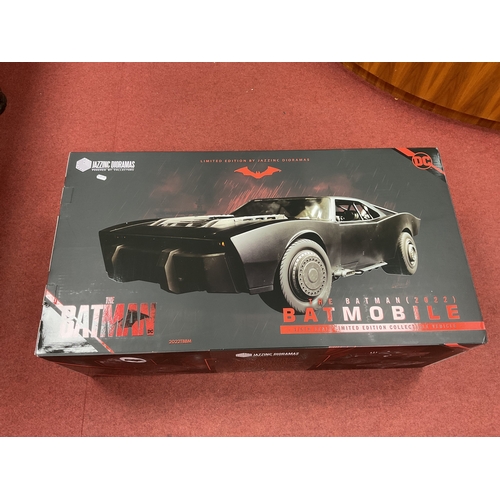 479 - A Jazzinc Dioramas #2022TBBM DC Comics 1/6 Scale The Batman (2022) Batmobile (Weathered Version) Lim... 