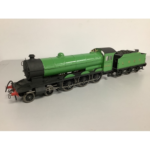 895 - A 'O' Gauge/7mm Kit Built 4-6-0 Steam Tender Locomotive, L.N.E.R Green with R/No 2356' very good all... 