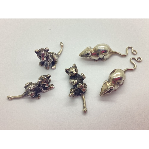 116 - Sarah Jones; A Pair of Novelty Miniature Hallmarked Silver Mice, London 1985, 2.8cm, 3cm long; Three... 