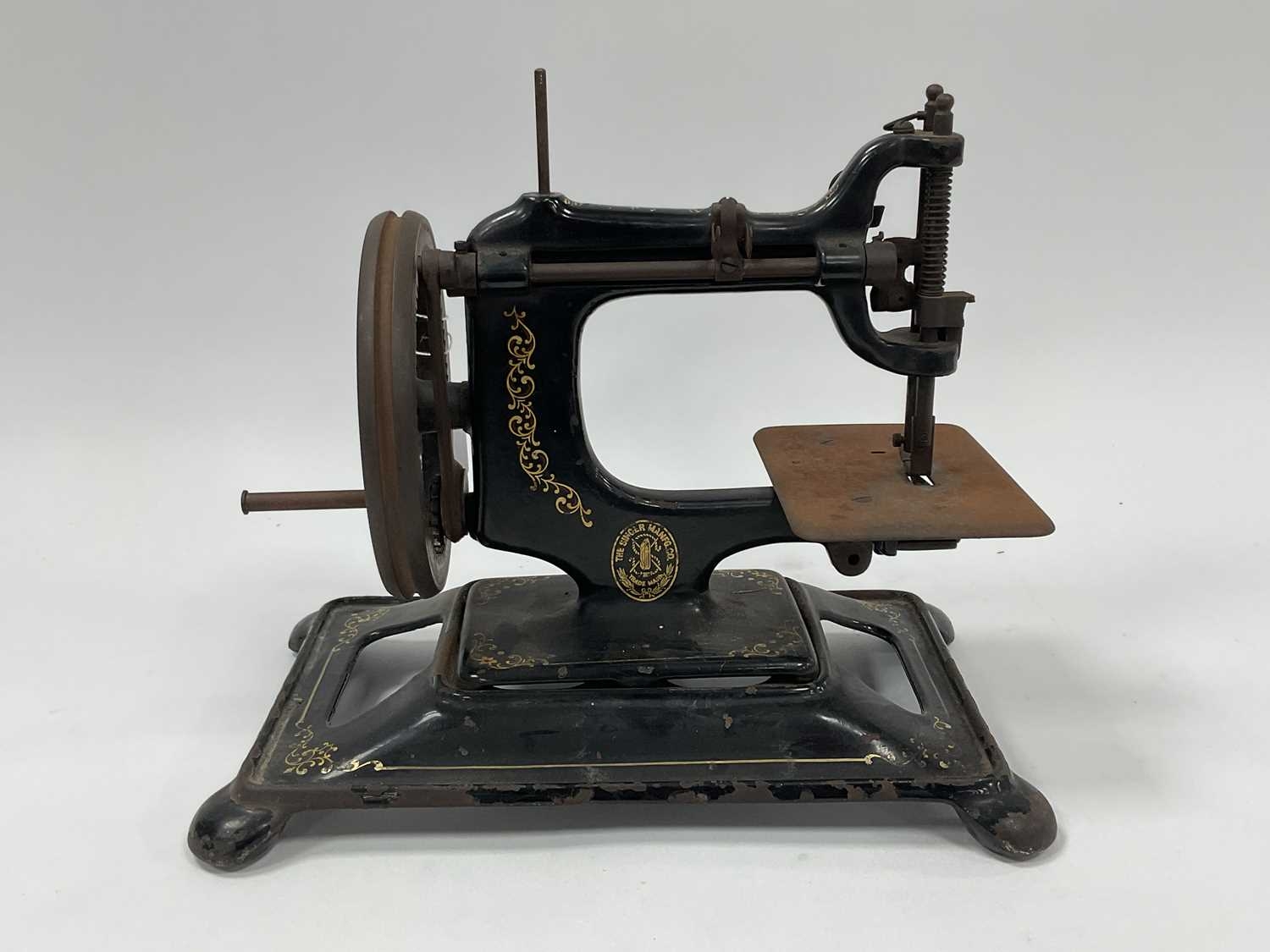 A Late XIX/Early XX Century Singer Chain Stitch Sewing Machine, 29.5cm ...