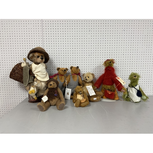 368 - Eight Soft Bears / Teddy Bears. Various Makers, To Include Gaby Scholtz Bear Labelled 