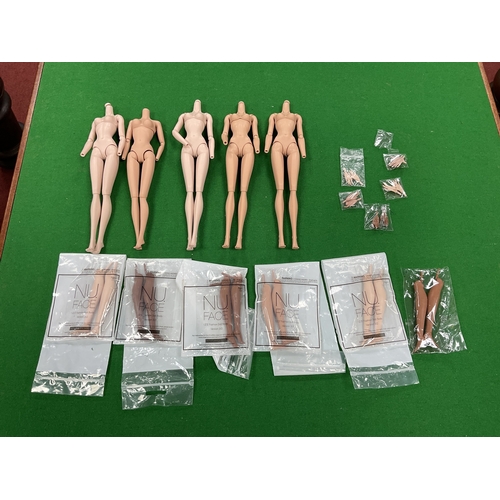 396 - Five Integrity Toys Fashion Female Dolls Headless / Handless Bodies. Together With Six Pairs Of Fash... 