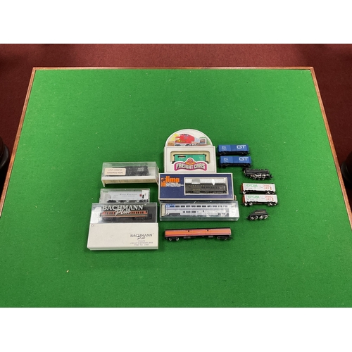 542 - A quantity of US outline N gauge rolling stock by Bachmann, Kato and others including six freight ca... 