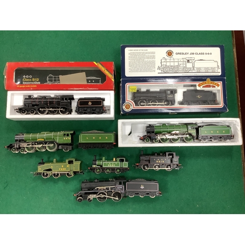 640 - Eight 00 gauge LNER locomotives including a boxed Bachmann J39 in BR black; a boxed Hornby B12 (appe... 