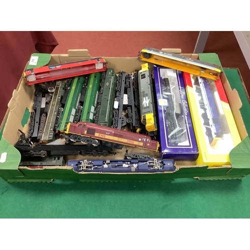 642 - Approximately fourteen 00 diesel locomotives, chassis and bodies for spares or repair