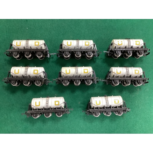 660 - Eight Wrenn 00 gauge six-wheel milk tankers 
