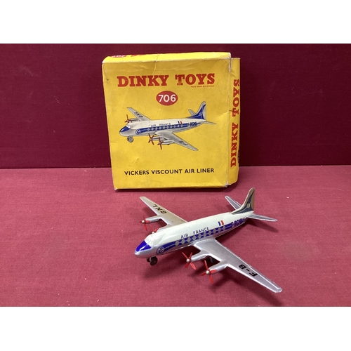 919 - Dinky Toys No 706 Vickers Viscount Airliner, overall very good, boxed, some crushing to box and no i... 