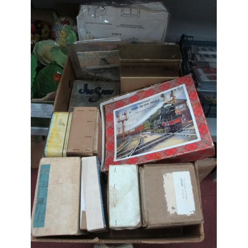 1078 - Jigsaw Puzzles, to include wooden victory Flying Scotsman, Chad Valley, approximately fifteen, compl... 