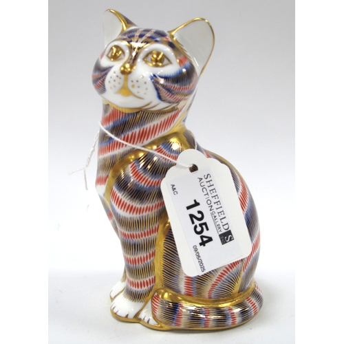 1254 - Royal Crown Derby Imari Cat Paperweight with Stopper, 13cm high.