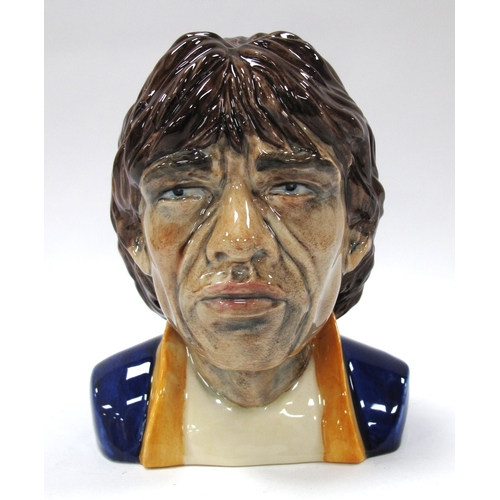 1263 - Peggy Davis Rock Legend Bust (Mick Jagger) L/E 29/500 14.5cm tall.