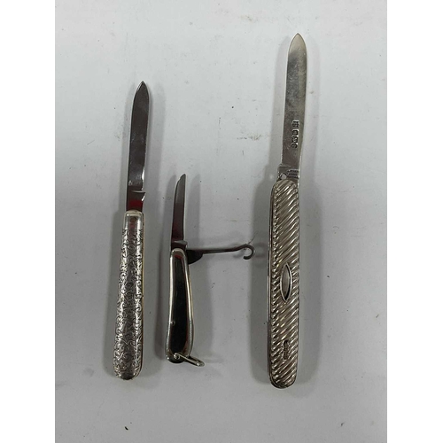 1297 - Penknives: hallmarked James Deakin & Sons, Sheffield 1903 with ribbed body, another lightly decorate... 