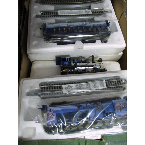 1079 - Bachmann Hawthorne Village On30 scale novelty Moonlight Express items. Comprising of a 2-6-0 steam l... 