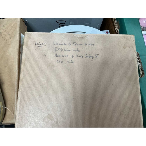 1078 - Boxed and Loose Vintage Films, in large quantity, some labelled, with various subjects, mostly 8mm f... 