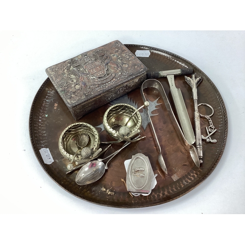 29 - Arts & Crafts Style Victoria House Cornish Copper Circular Salver, detailed to the centre with a thi... 