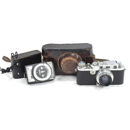 1306 - A Leica Ernst Leitz Wetzlar D.R.P. Camera No.130339 with Summar 5cm f/2 lens No.193287 in an origina... 