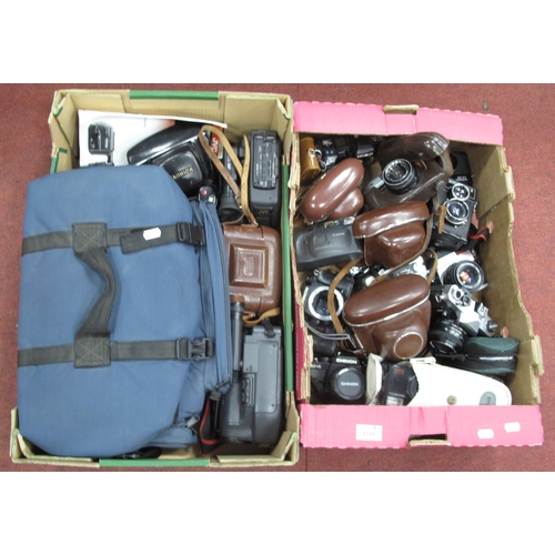 1248 - Quantity of vintage cameras and camcorders, including bagged Sony CCD-F455E and JVC GR-AX5/AX40E rec... 