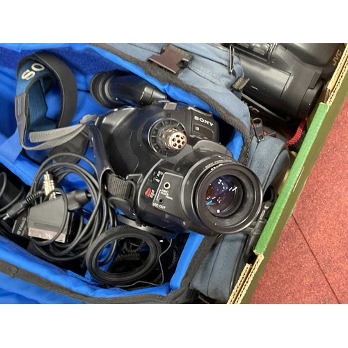 1248 - Quantity of vintage cameras and camcorders, including bagged Sony CCD-F455E and JVC GR-AX5/AX40E rec... 