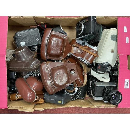 1248 - Quantity of vintage cameras and camcorders, including bagged Sony CCD-F455E and JVC GR-AX5/AX40E rec... 