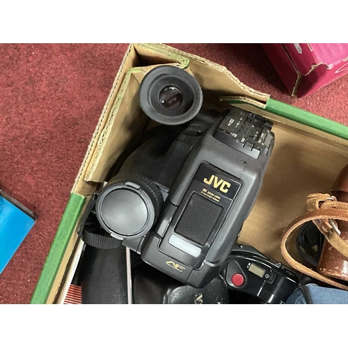 1248 - Quantity of vintage cameras and camcorders, including bagged Sony CCD-F455E and JVC GR-AX5/AX40E rec... 