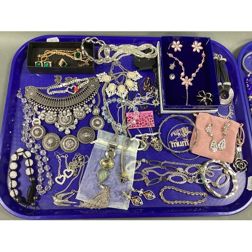 244 - A Collection of Modern Costume Jewellery, including necklaces, bangles, earrings, bracelets, rings, ... 