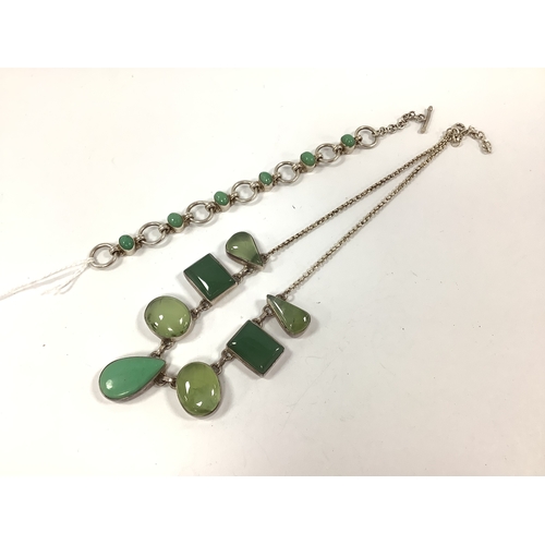 189 - A Modern Polished Hardstone Panel Style Necklace, cabochon set, to integral belcher link chain, stam... 
