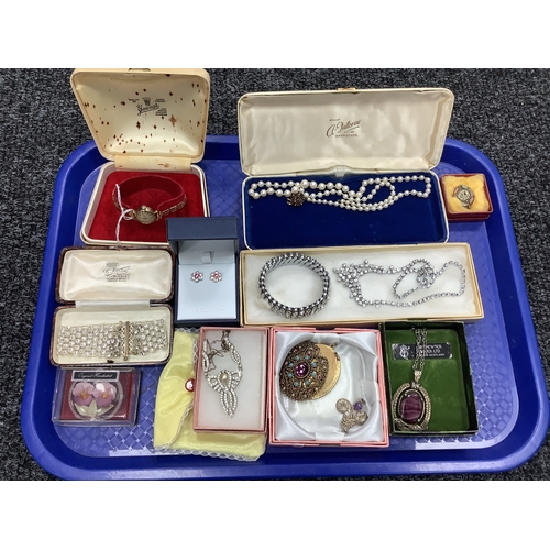 197 - Rotary; A 9ct Gold Cased Ladies Wristwatch, the small circular signed dial with Arabic numerals and ... 