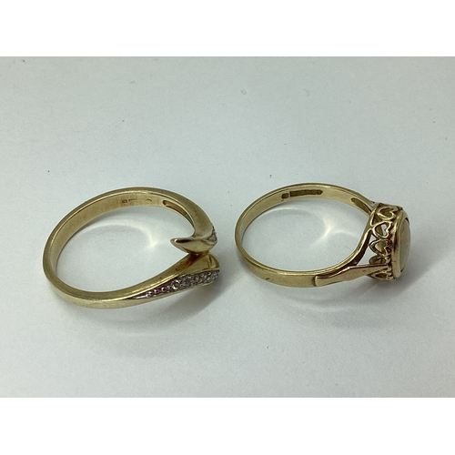 62 - A Modern 9ct Gold Twist Style Ring, with inset highlights (finger size Q); Together with An Oval Sin... 