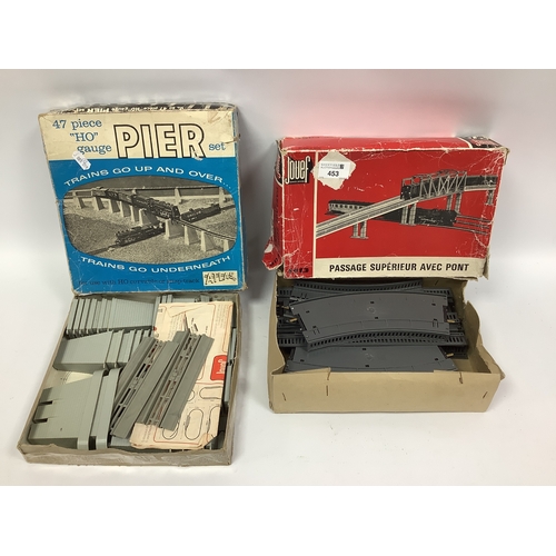 453 - Two boxed HO scale bridge sets by Atlas and Jouef (unchecked for completeness), boxes playworn.