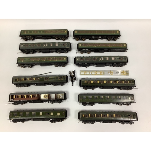 499 - Twelve kit-built 00 gauge Maunsell coaches in Southern Railway green livery, including two restauran... 