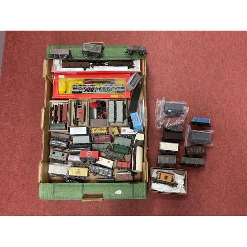 542 - Forty Five Items of 'OO' Gauge/4mm Unboxed Freight Rolling Stock, by Hornby, Dapol, Ratio Kit Built ... 
